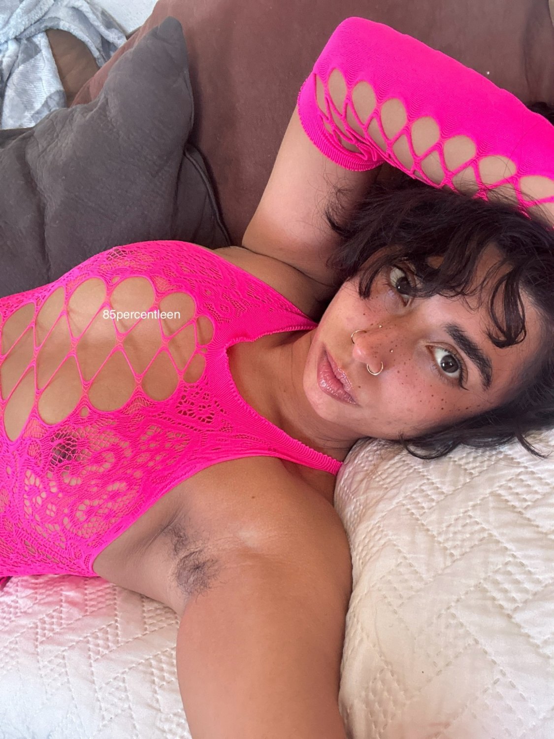 petite braceface latina · respuesta