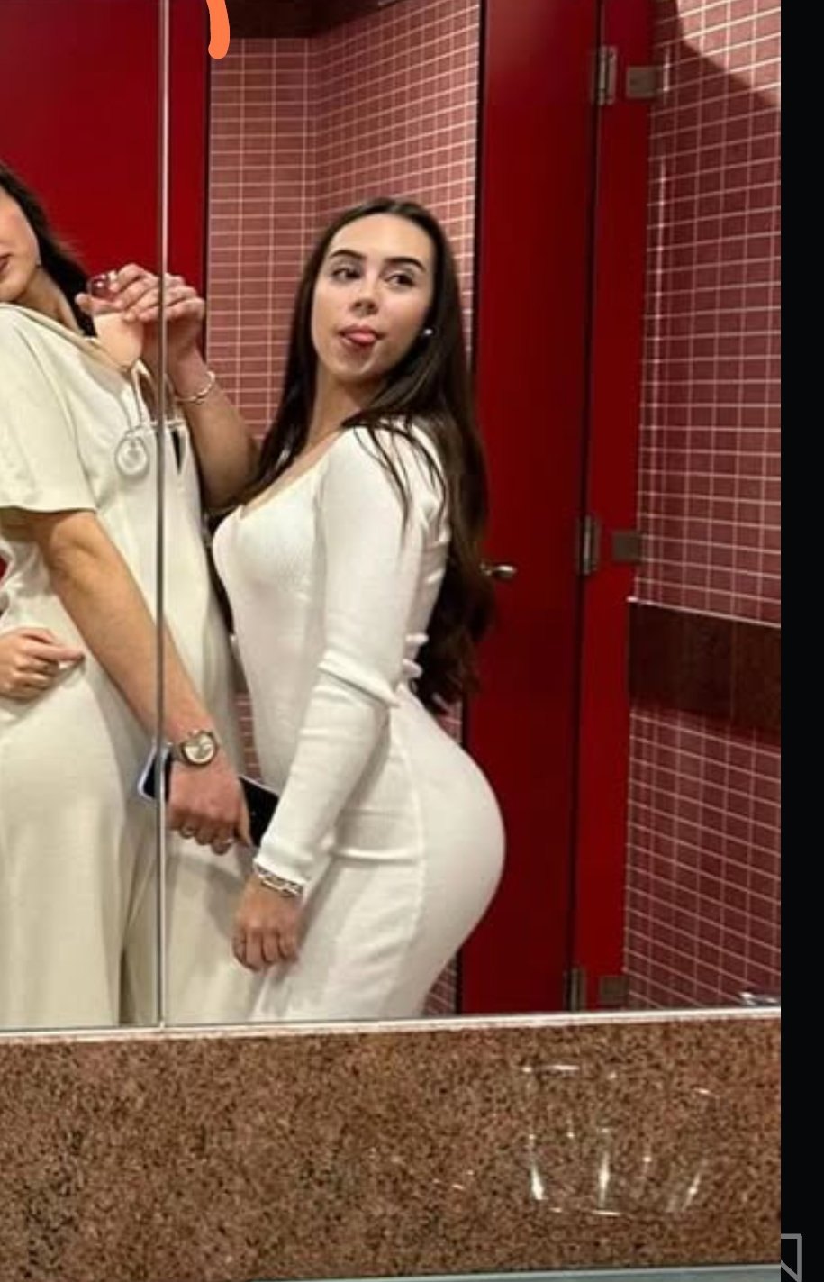 Spanish girl comes to the USA for the World Cup and ends up trying her first BBC (sub) · respuesta