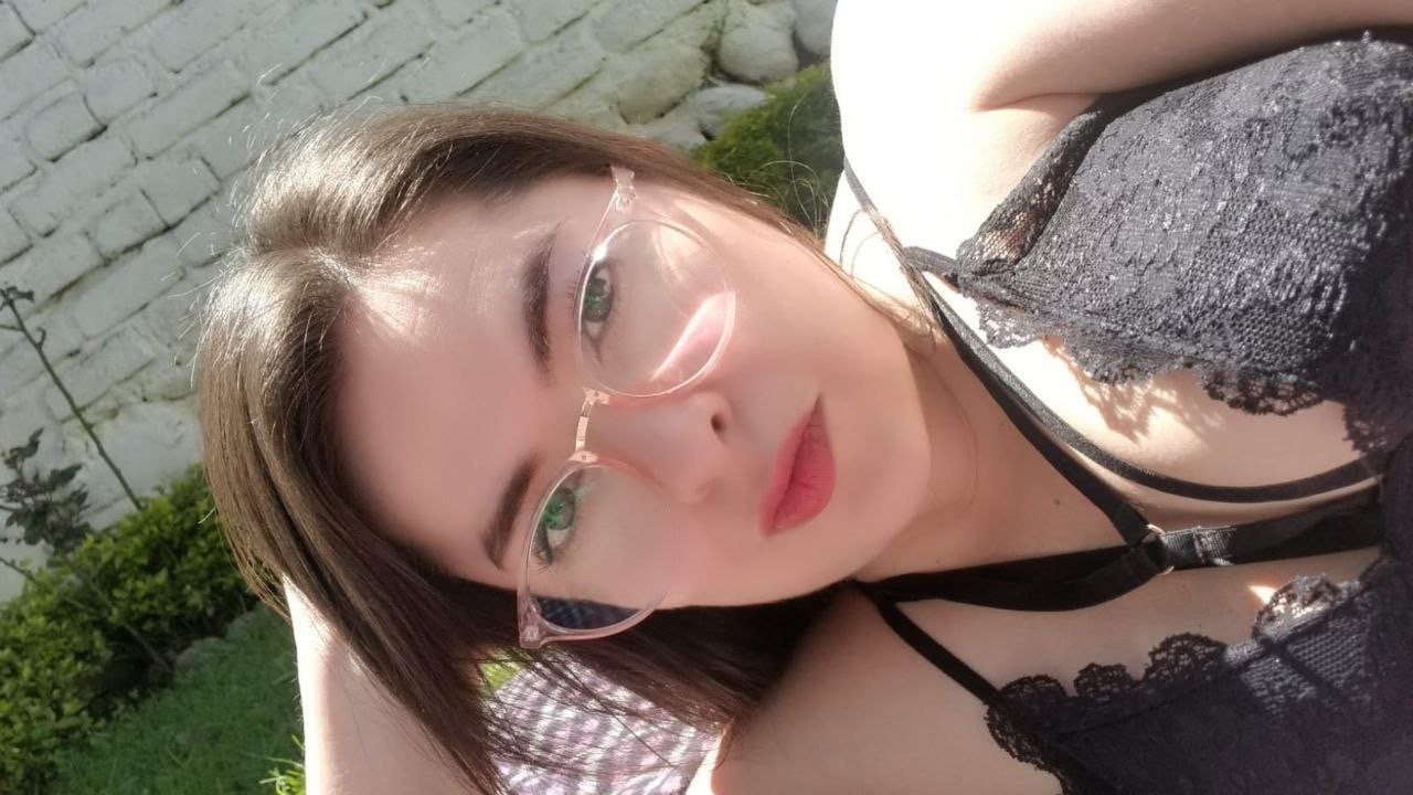 Esposa de Johnny de Ecuador el nombre de su esposa empieza con T · respuesta