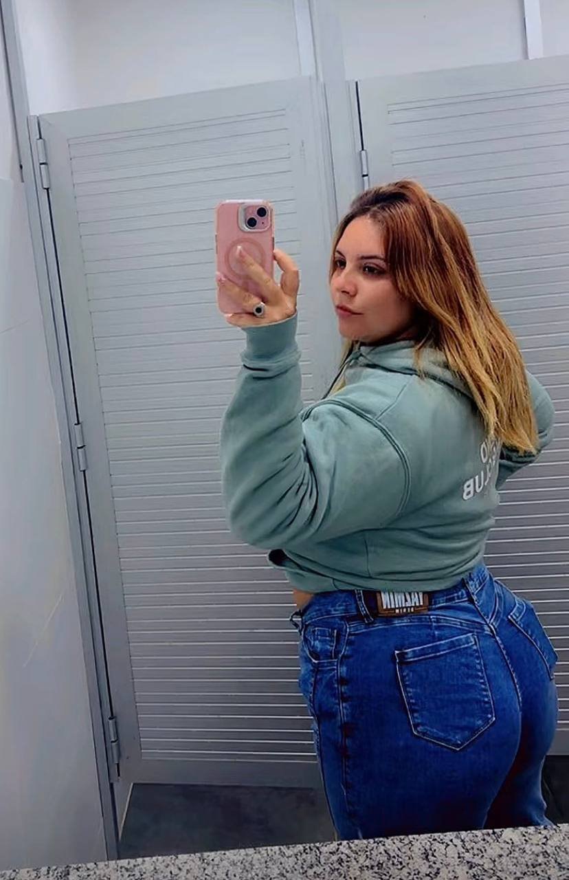 Mas de la gorda tetona mas rica de Uruguay · respuesta
