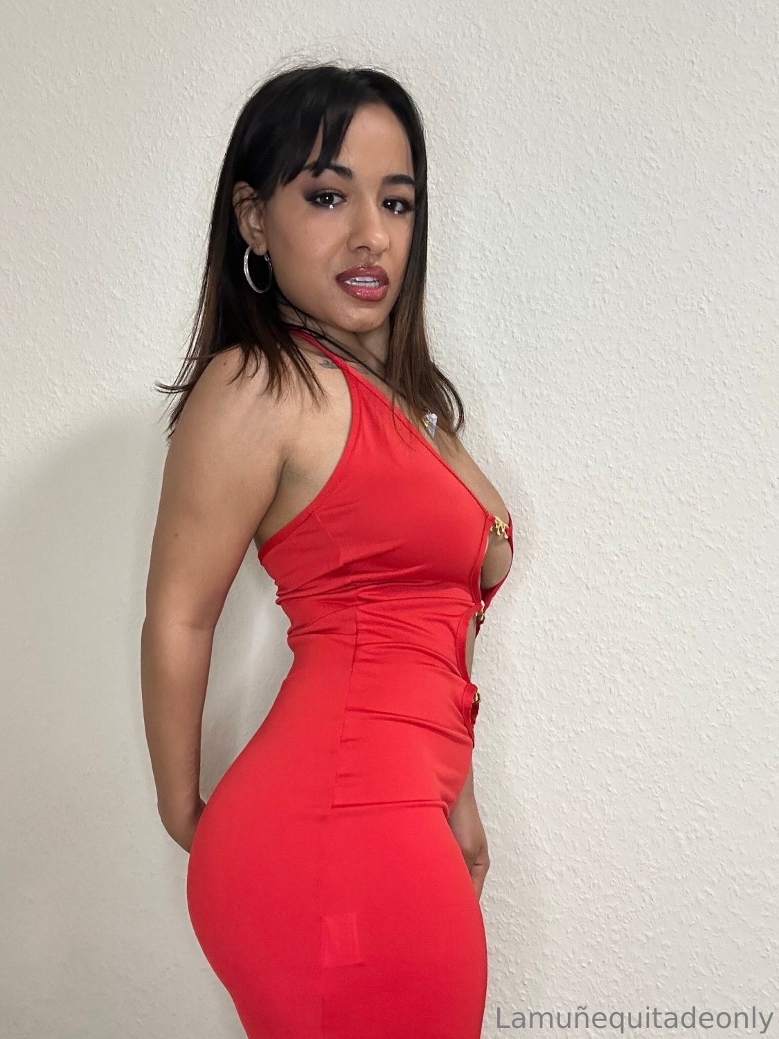 Muñequita enfadada. españa, enana, onlyfans · respuesta