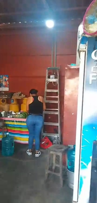 Putita de la taquera de villa avila Camacho la ceiba puebla le encanta que la coja. Por su culo 🥴 · respuesta